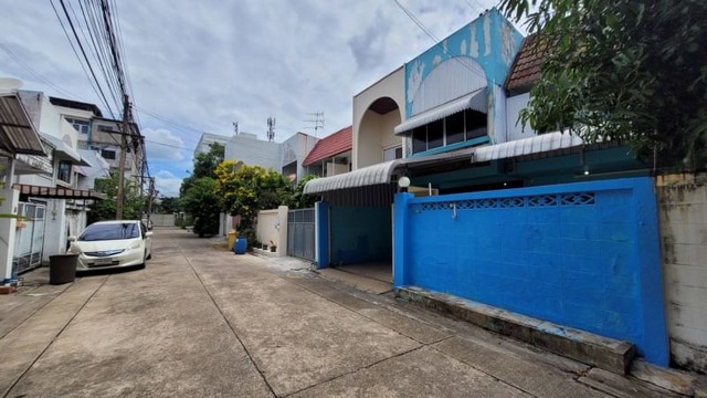 ขายบ้านทาวน์เฮ้าส์ 2 ชั้น ใจกลางกรุงทำเลทอง ใกล้สิ่งอำนวยความสะดวก เดินทางสะดวก กรุงเทพ 